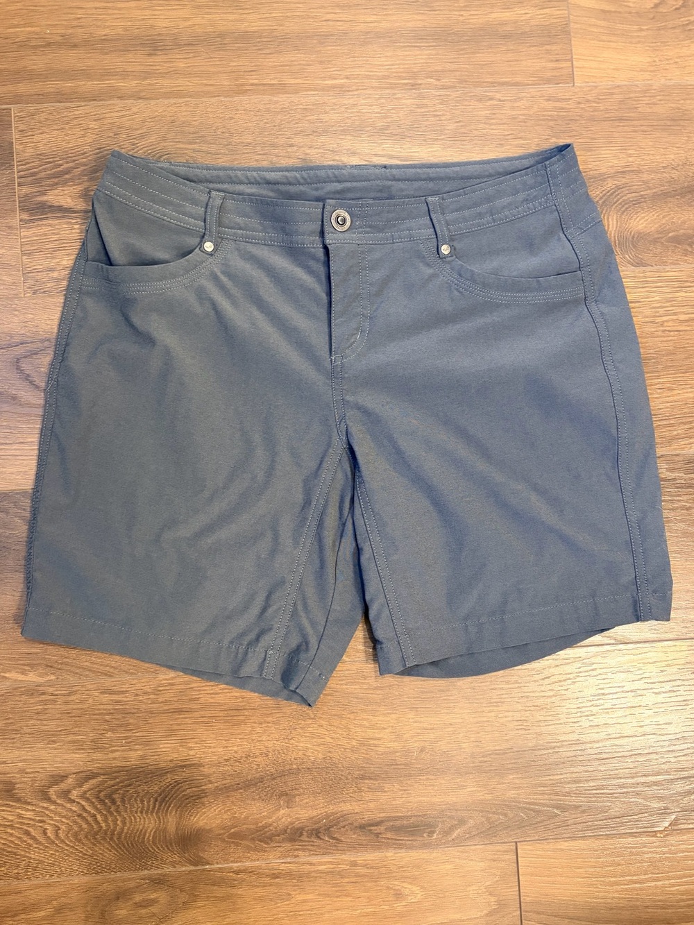 Kühl Trekr Shorts size 10 Women's Charcoal Gray Stretch Outdoor Hiking